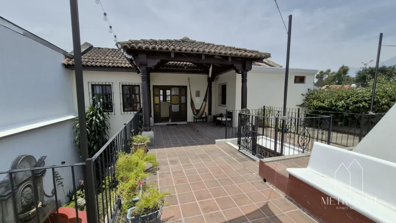 Se renta amplia casa estilo colonial en Antigua Guatemala — Casa en Alquiler en Dentro del Casco, Antigua, Sacatepéquez — foto 11 de 17
