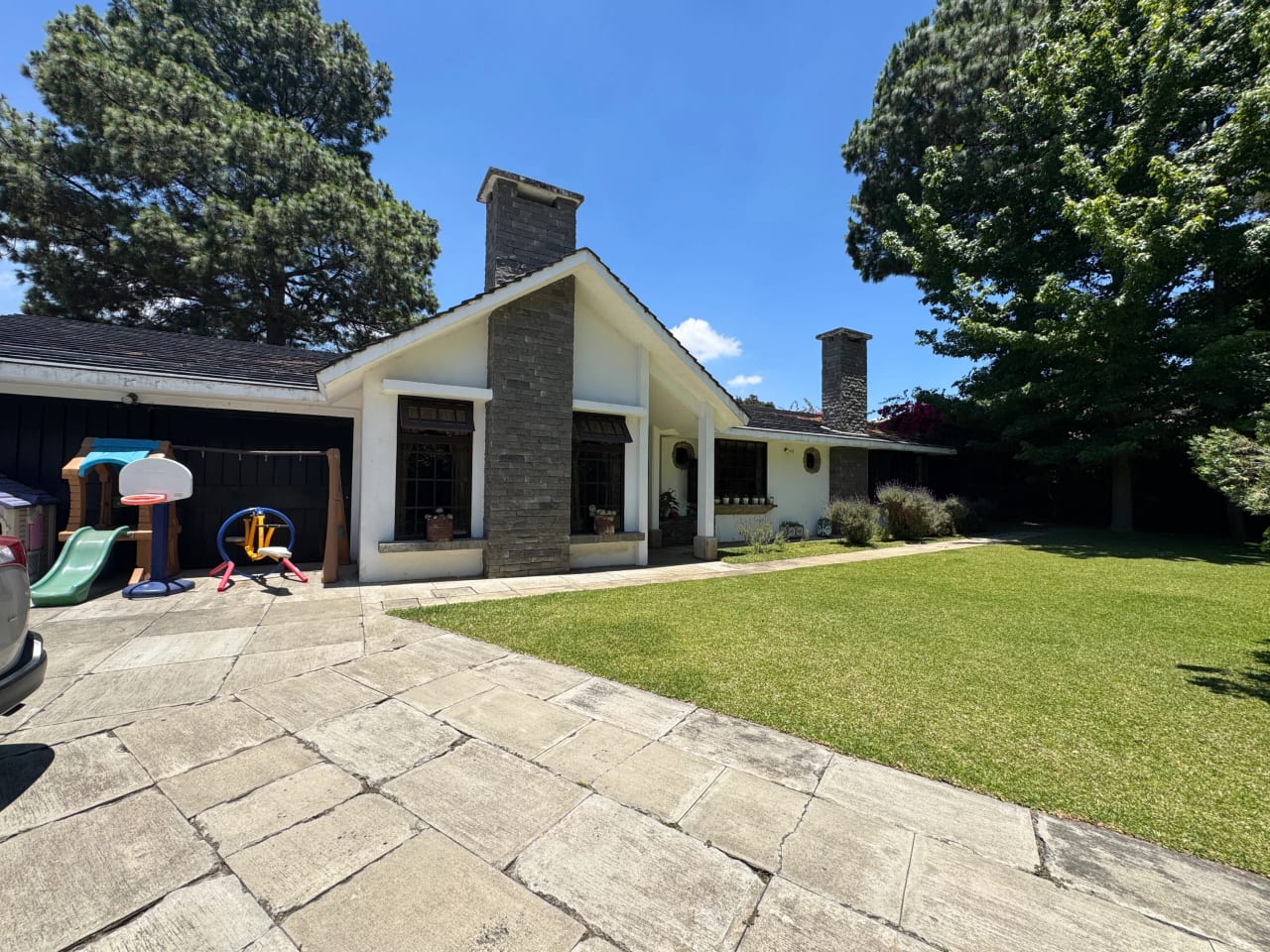 Rento Casa con Excelente Ubicación en San Lucas Sacatepequez — Casa en Alquiler en San Lucas Sacatepéquez, Sacatepéquez — foto 1 de 1