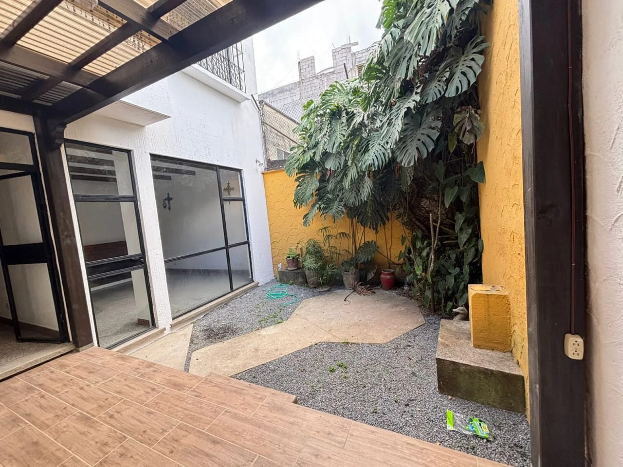 Rento Oficinas en Barrio la Recolección Zona 1 — Casa en Alquiler en Zona 1, Guatemala, Ciudad — foto 1 de 16