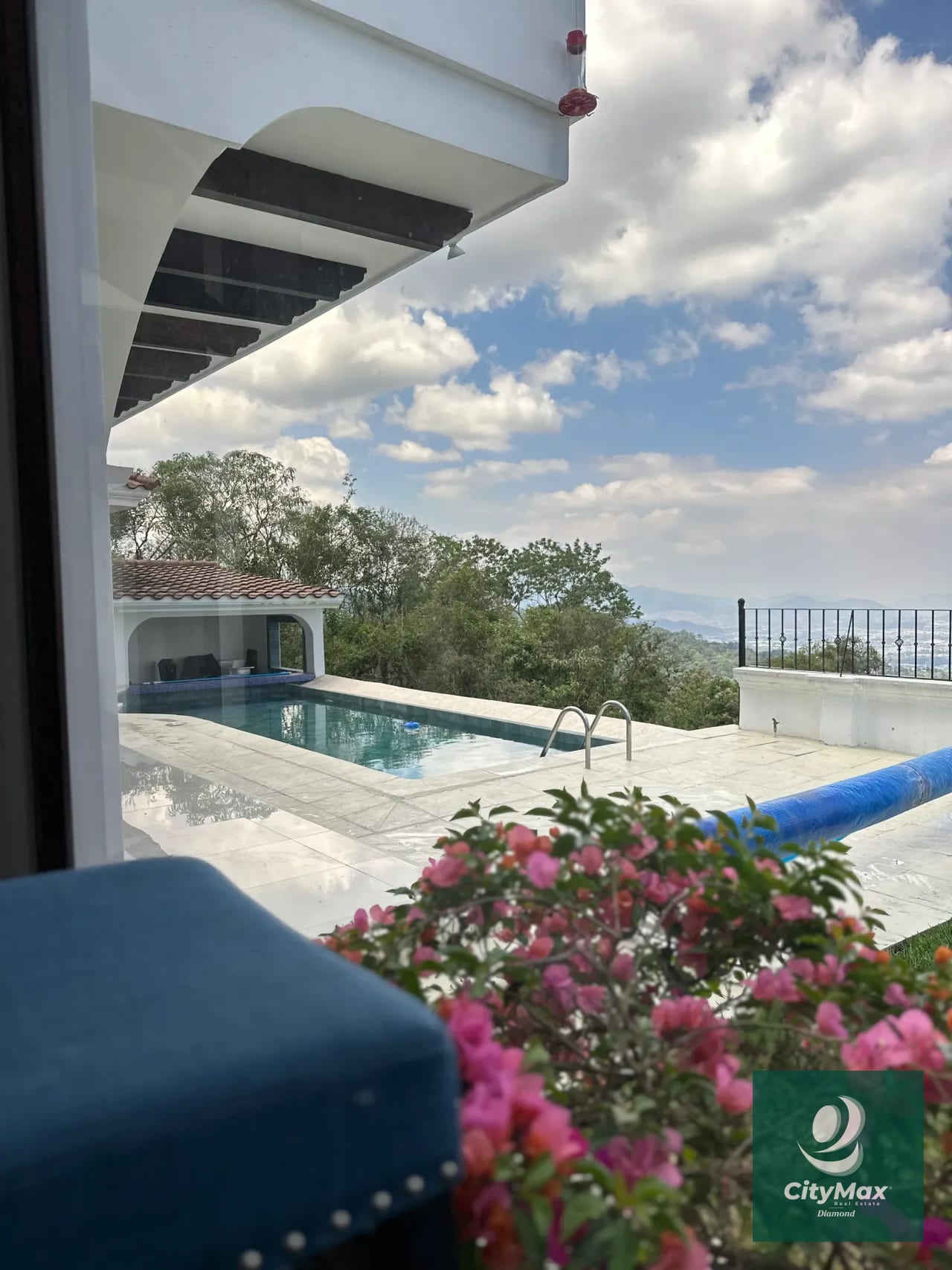 Casa Luxury en Venta en Altos de Monte Bello Km 9.5 CAES — Casa en Venta en Santa Catarina Pinula, Guatemala, Ciudad — foto 13 de 17