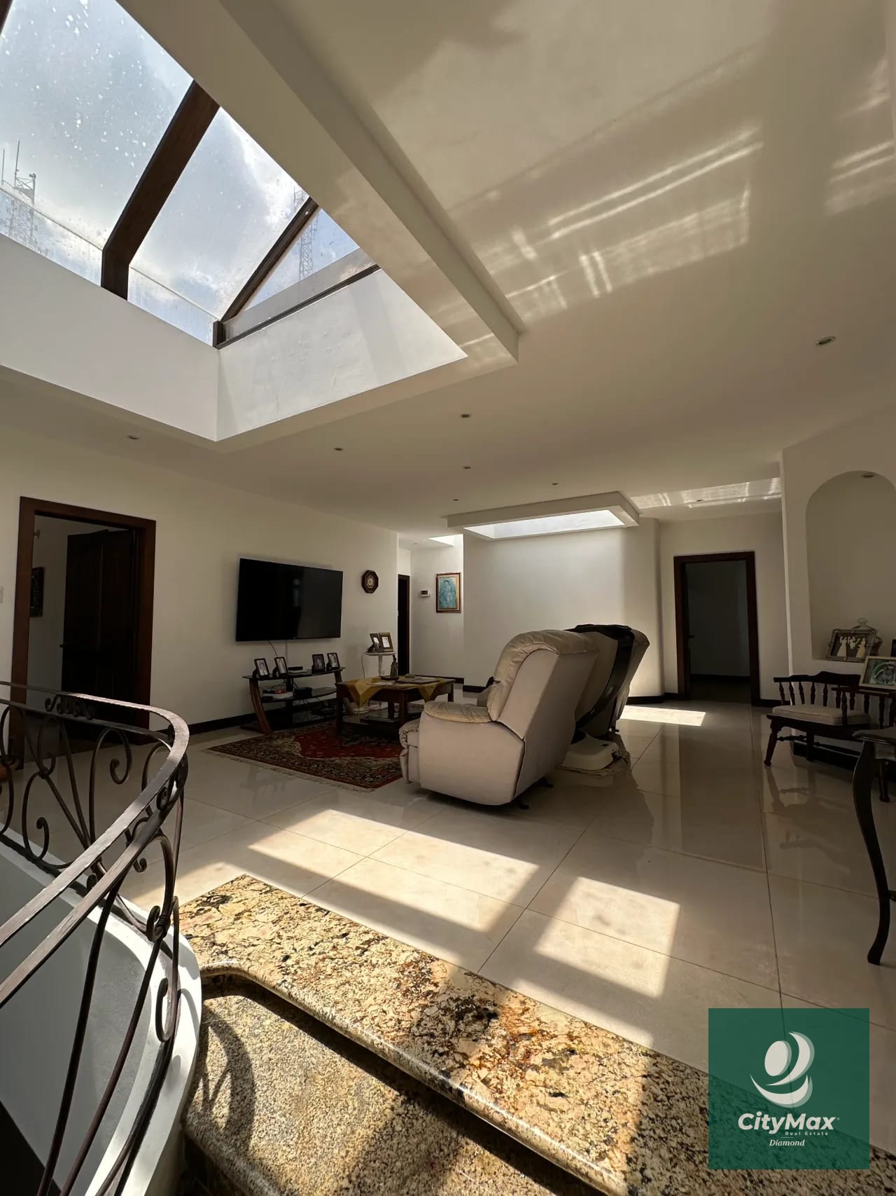 Casa Luxury en Venta en Altos de Monte Bello Km 9.5 CAES — Casa en Venta en Santa Catarina Pinula, Guatemala, Ciudad — foto 9 de 17