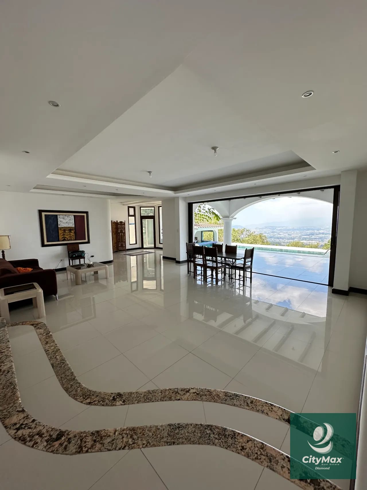 Casa Luxury en Venta en Altos de Monte Bello Km 9.5 CAES — Casa en Venta en Santa Catarina Pinula, Guatemala, Ciudad — foto 9 de 17