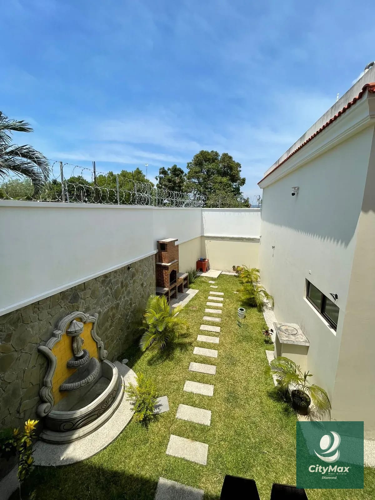 Casa en Venta en el Centro de Jutiapa sobre calle principal — Casa en Venta en Atescatempa, Jutiapa — foto 1 de 17