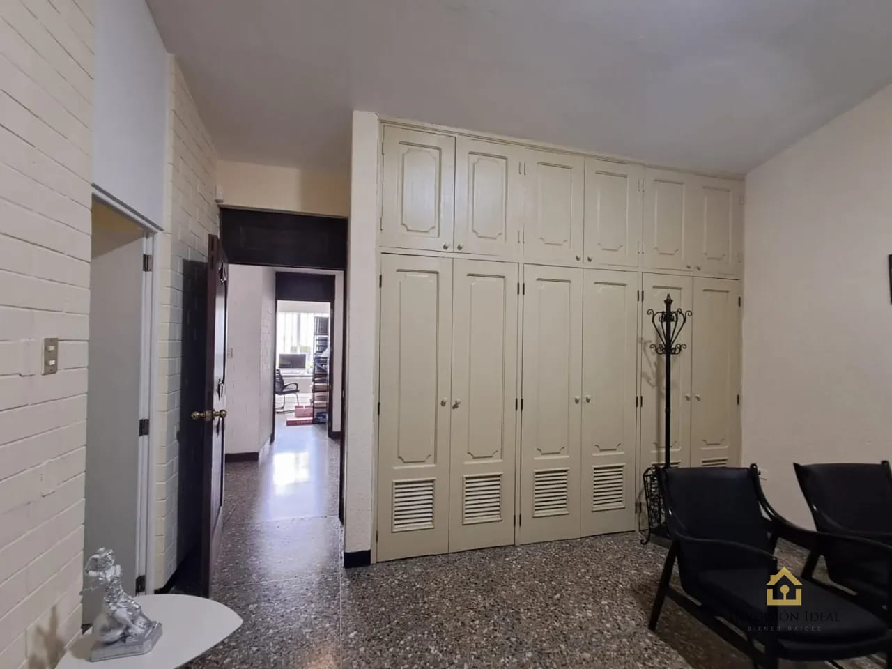 Casa comercial en renta - 12 ambientes - 800 mtsts2 - $6000 + IVA (Negociable) - Zona 10 — Casa en Alquiler en Centro Comercial Los Próceres, Zona 10, Guatemala, Ciudad — foto 7 de 18