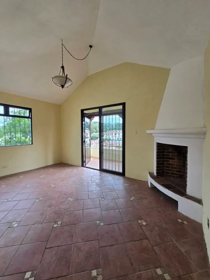 Casa con Jardín en Alquiler en Bouganvilias de Arrazola Carretera Salvador KM.16.5 — Casa en Alquiler en Fraijanes, Carretera a El Salvador, Guatemala, Ciudad — foto 14 de 17