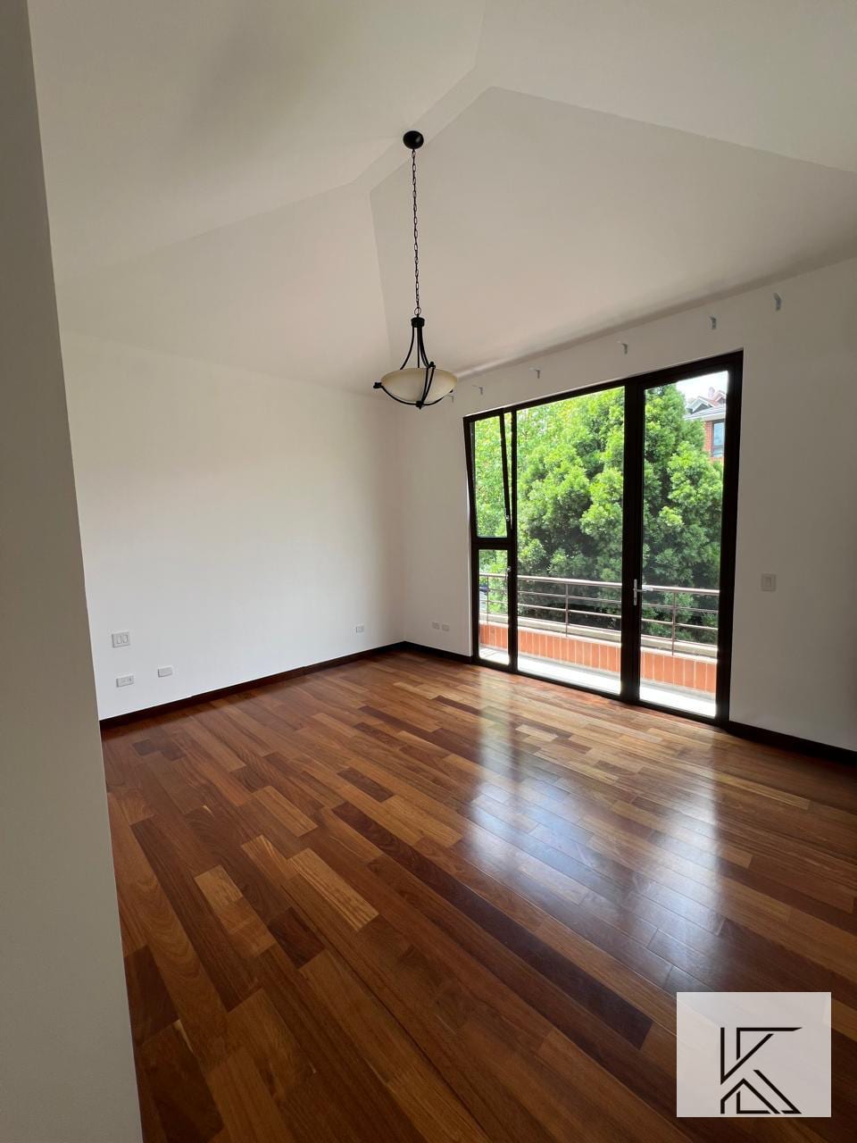 Espectacular residencia en Condominio Camelias, Km 15 Carretera a El Salvador — Casa en Alquiler en km 11-15, Carretera a El Salvador, Guatemala, Ciudad — foto 9 de 17