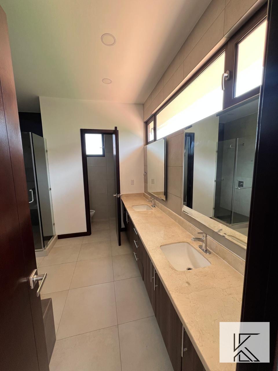 Espectacular residencia en Condominio Camelias, Km 15 Carretera a El Salvador — Casa en Alquiler en km 11-15, Carretera a El Salvador, Guatemala, Ciudad — foto 7 de 17