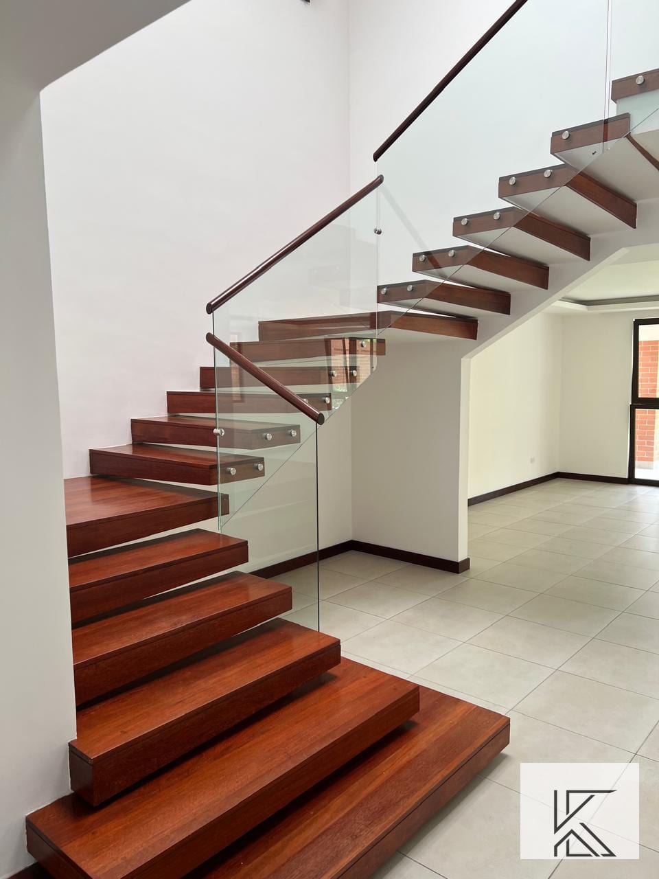 Espectacular residencia en Condominio Camelias, Km 15 Carretera a El Salvador — Casa en Alquiler en km 11-15, Carretera a El Salvador, Guatemala, Ciudad — foto 10 de 17
