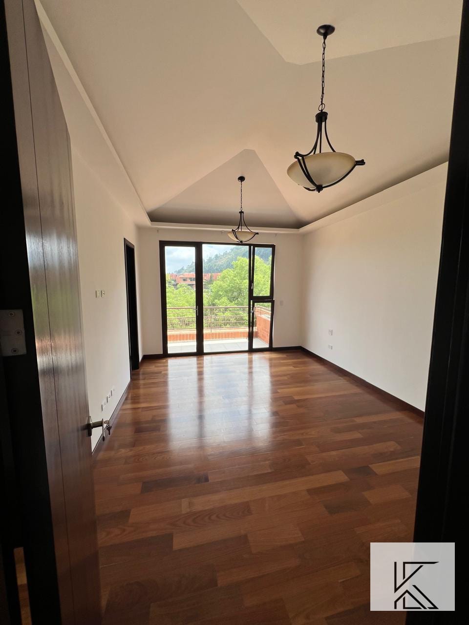 Espectacular residencia en Condominio Camelias, Km 15 Carretera a El Salvador — Casa en Alquiler en km 11-15, Carretera a El Salvador, Guatemala, Ciudad — foto 14 de 17