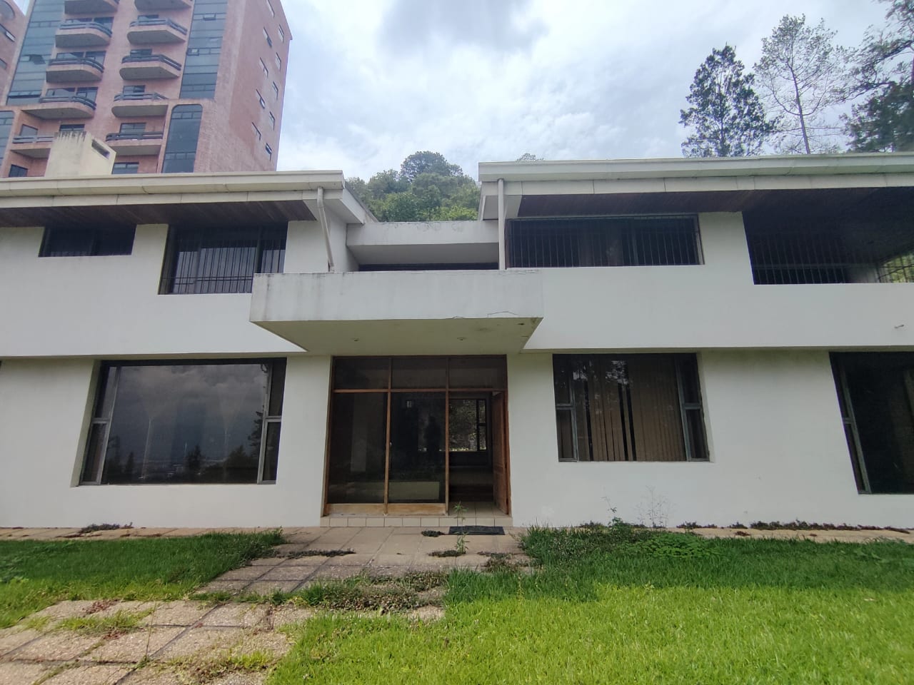 Vendo casa para remodelar en Montebello 1, Carretera a El Salvador — Casa en Venta en Santa Catarina Pinula, Guatemala, Ciudad — foto 1 de 17
