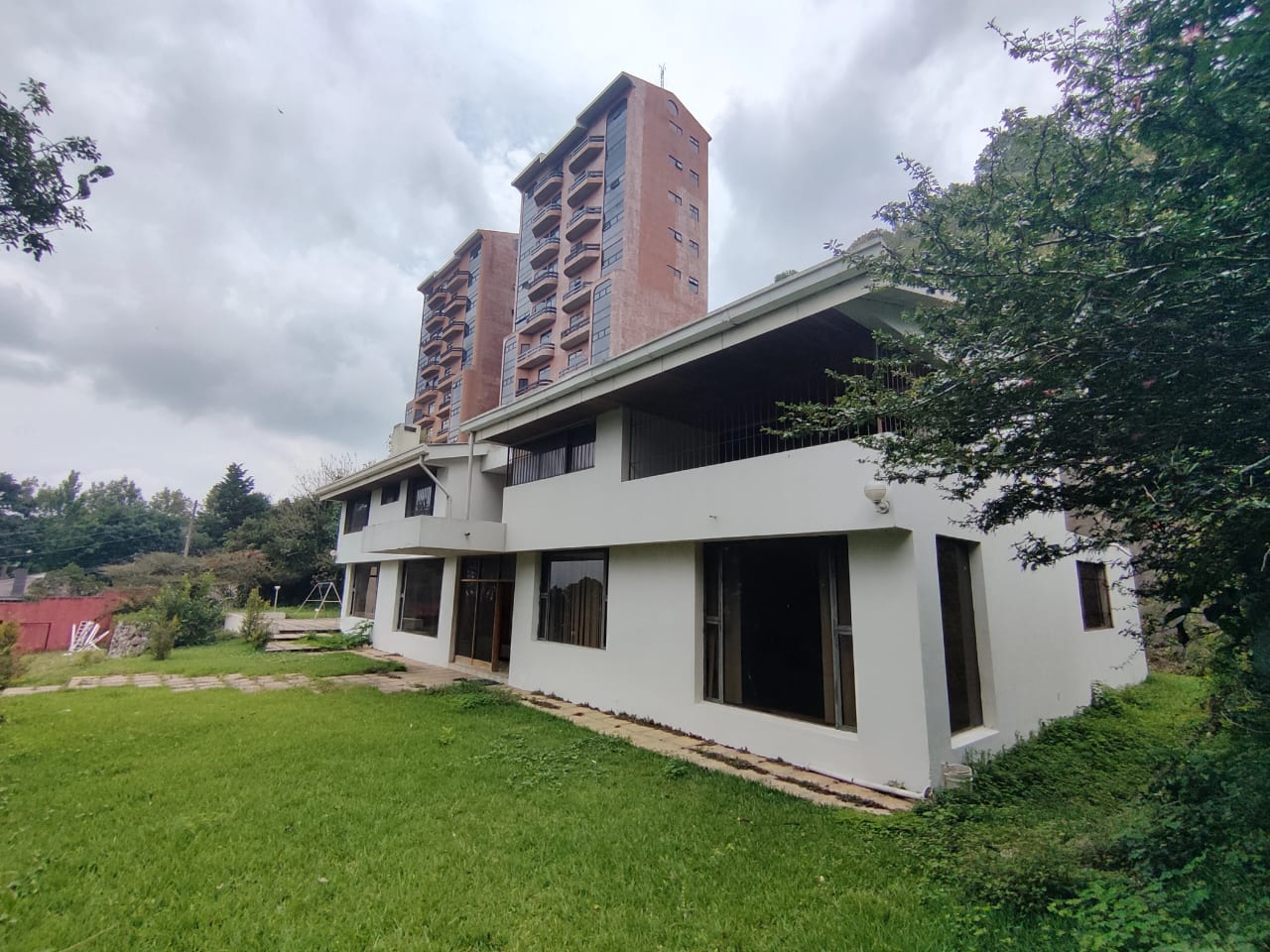 Vendo casa para remodelar en Montebello 1, Carretera a El Salvador — Casa en Venta en Santa Catarina Pinula, Guatemala, Ciudad — foto 4 de 17