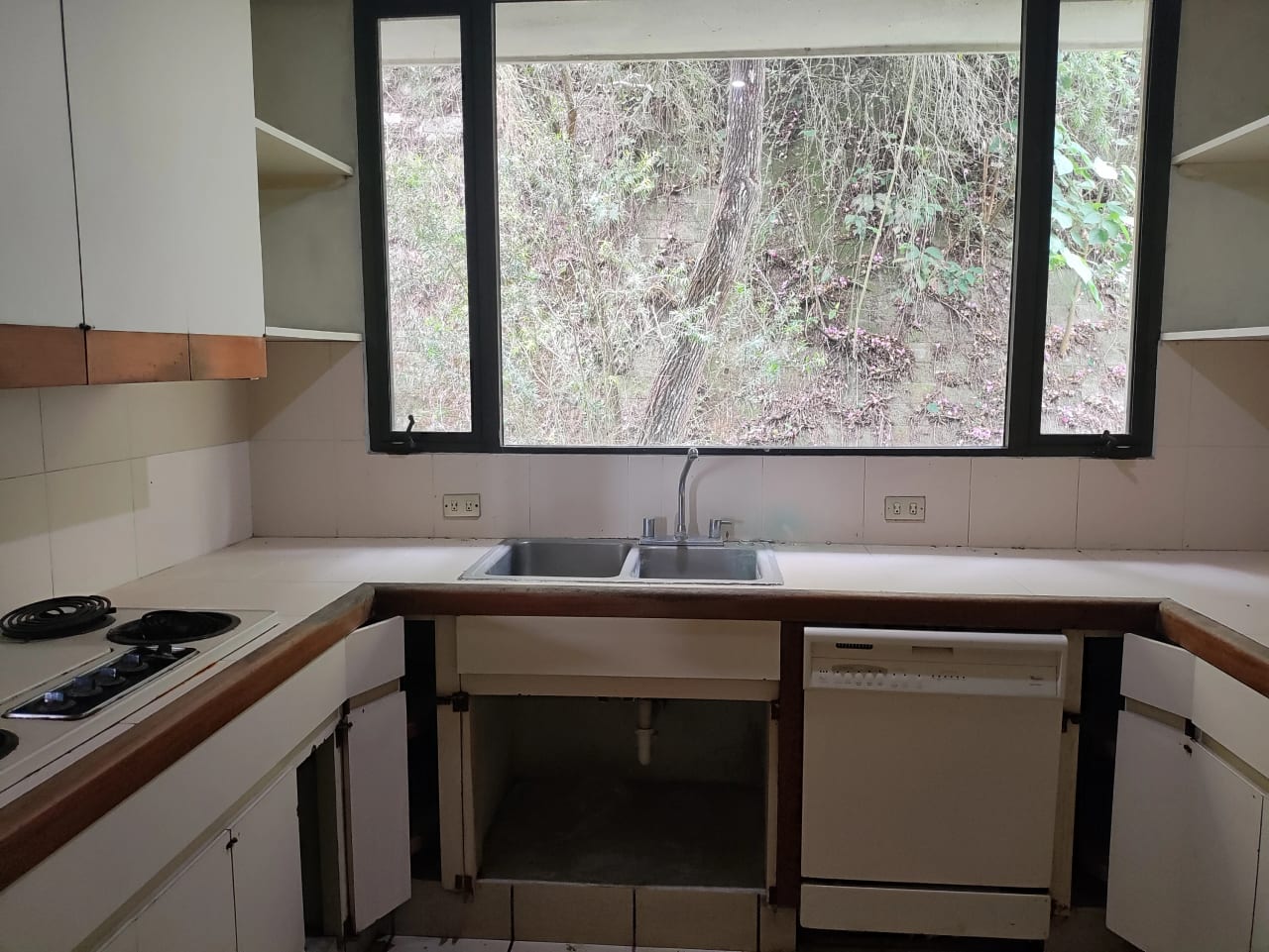 Vendo casa para remodelar en Montebello 1, Carretera a El Salvador — Casa en Venta en Santa Catarina Pinula, Guatemala, Ciudad — foto 10 de 17