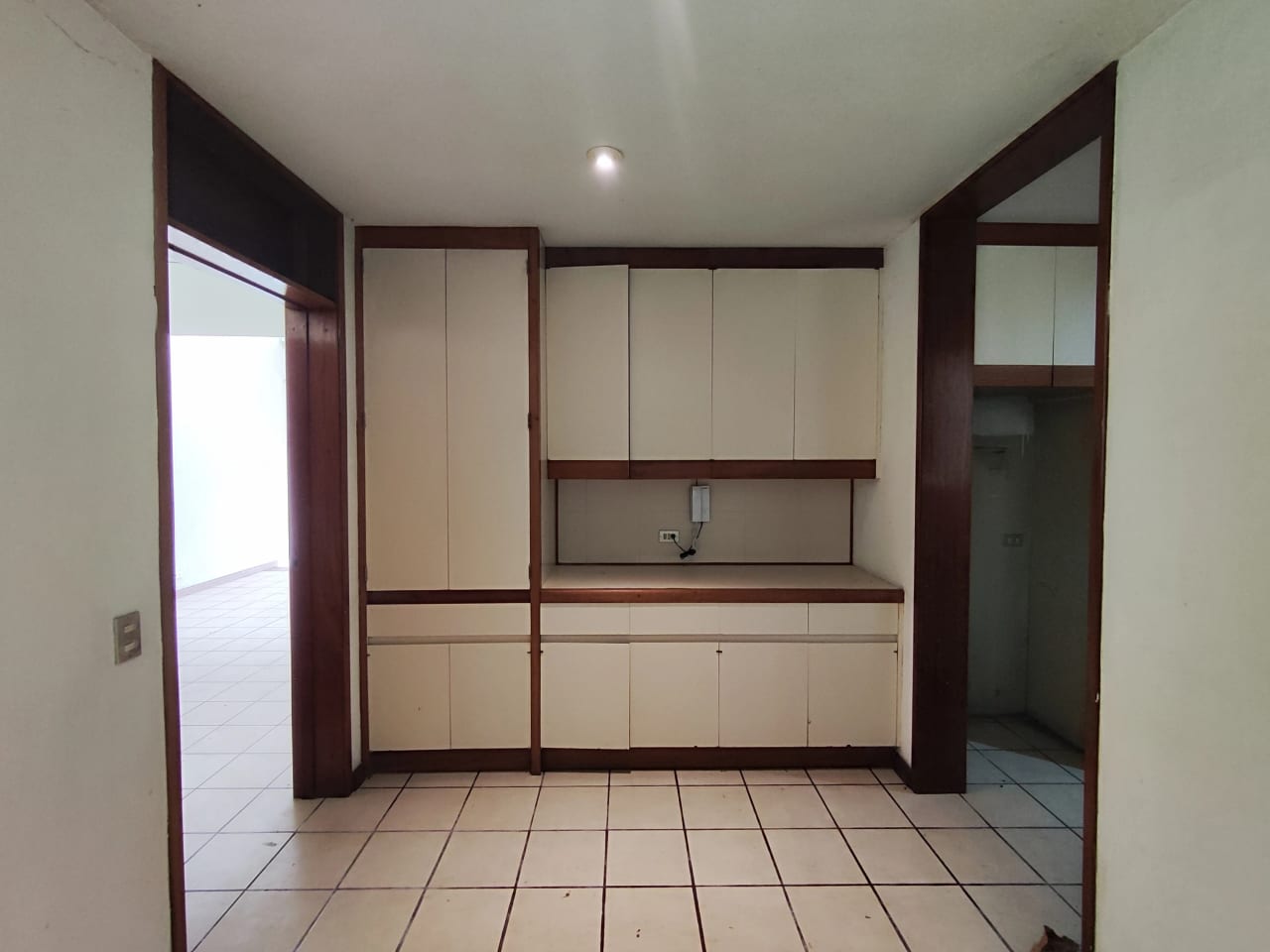 Vendo casa para remodelar en Montebello 1, Carretera a El Salvador — Casa en Venta en Santa Catarina Pinula, Guatemala, Ciudad — foto 14 de 17