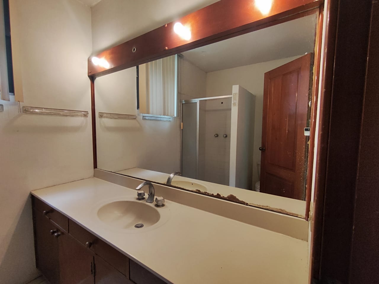 Vendo casa para remodelar en Montebello 1, Carretera a El Salvador — Casa en Venta en Santa Catarina Pinula, Guatemala, Ciudad — foto 16 de 17