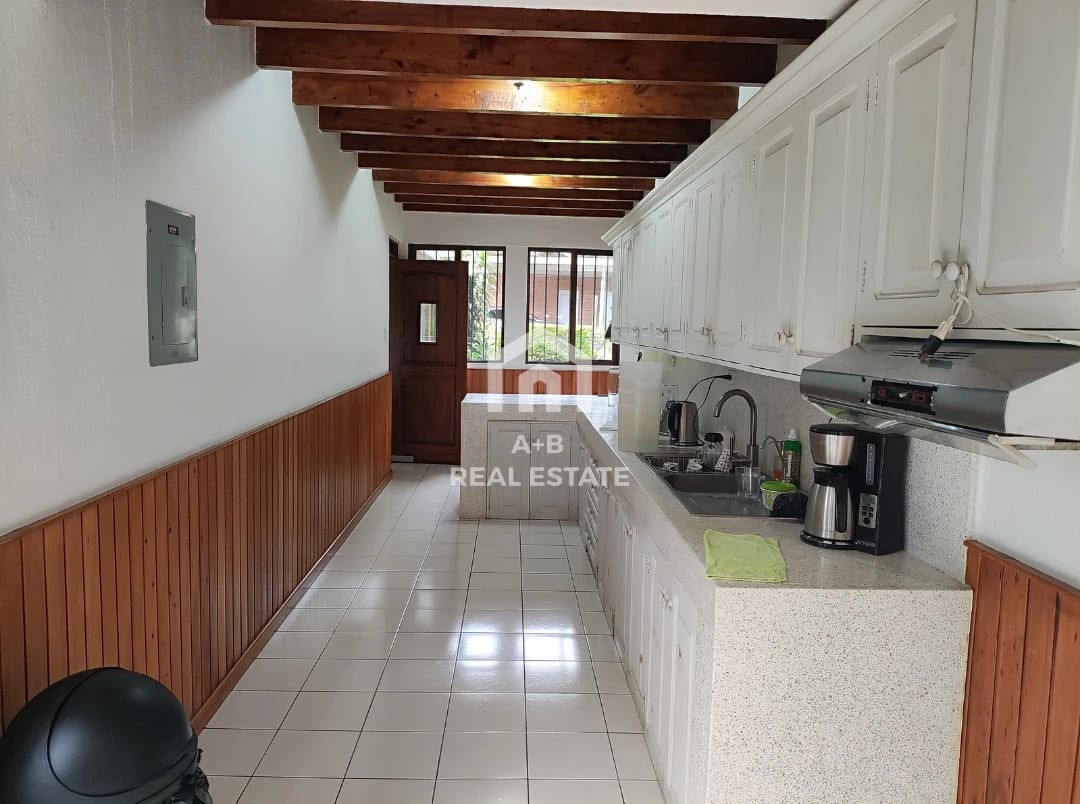 Vendo hermosa casa en San Lucas Sacatepéquez, sector Cerro Alux — Casa en Venta en San Lucas Sacatepéquez, Sacatepéquez — foto 2 de 16