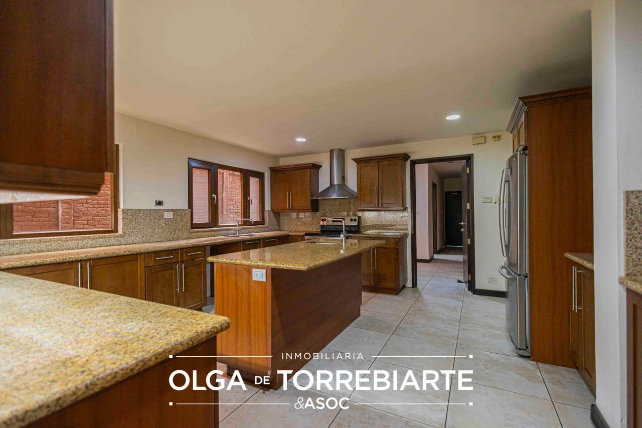Casa en Condominio La Joya, Zona 10 — Casa en Alquiler en 13-50, Zona 10, Guatemala, Ciudad — foto 7 de 17