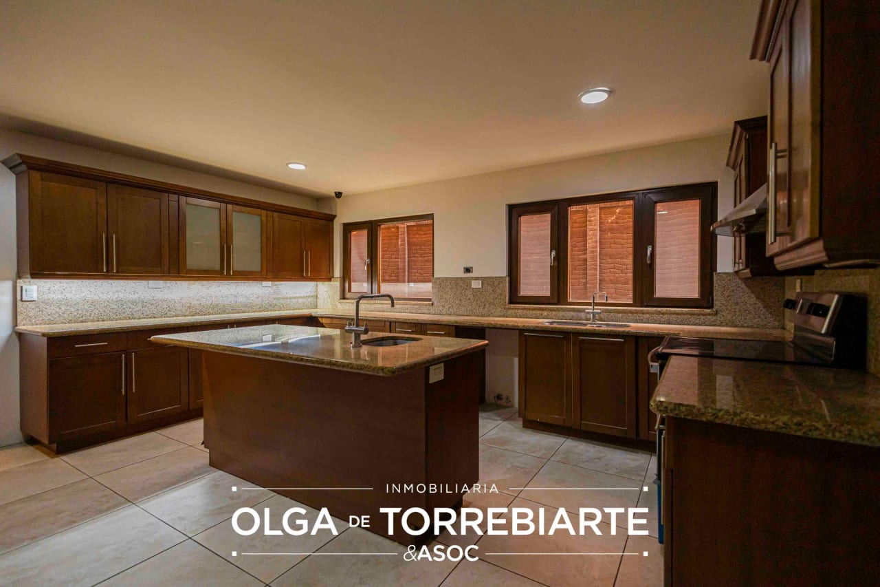 Casa en Condominio La Joya, Zona 10 — Casa en Alquiler en 13-50, Zona 10, Guatemala, Ciudad — foto 8 de 17