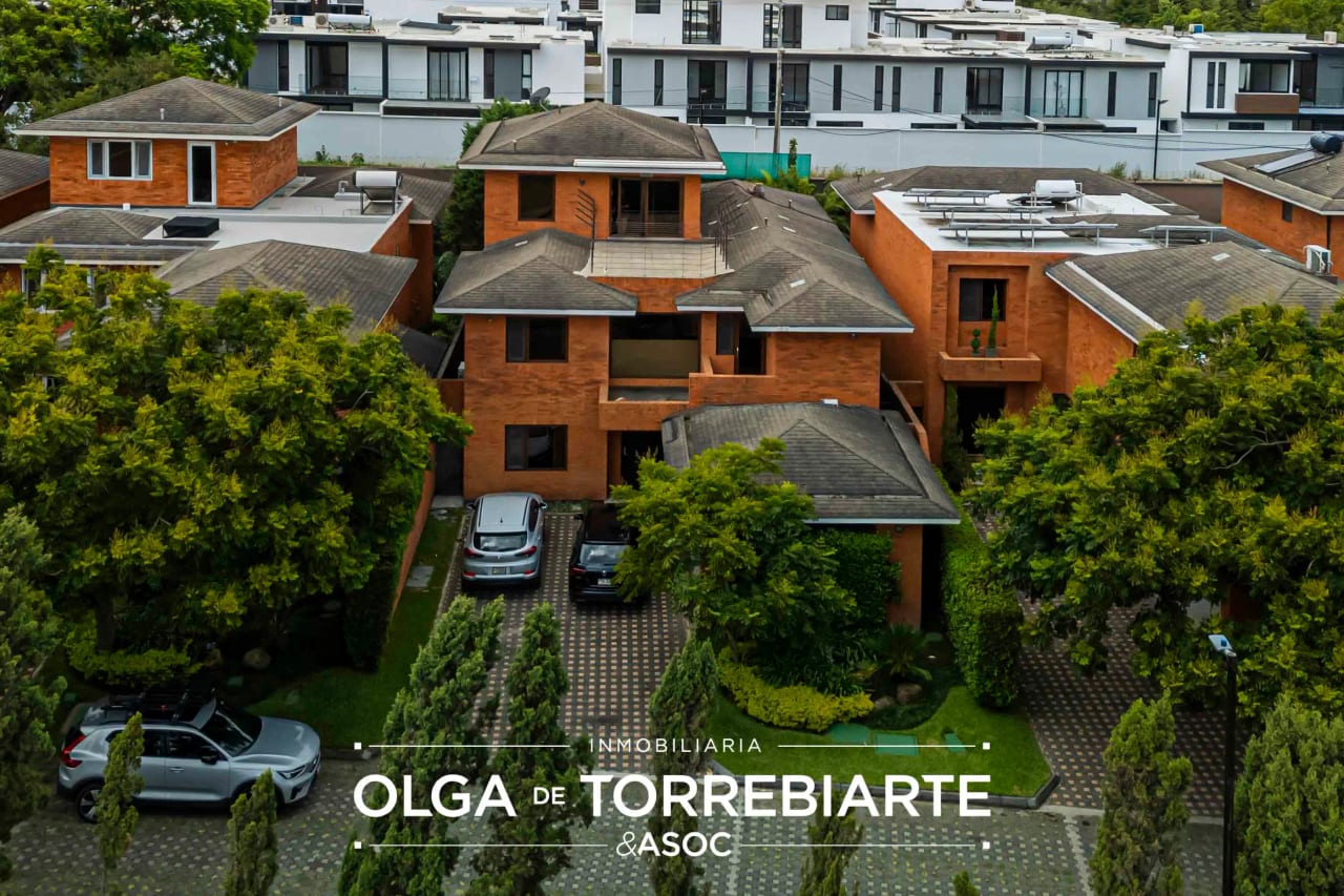 Casa en Condominio La Joya, Zona 10 — Casa en Alquiler en 13-50, Zona 10, Guatemala, Ciudad — foto 1 de 17