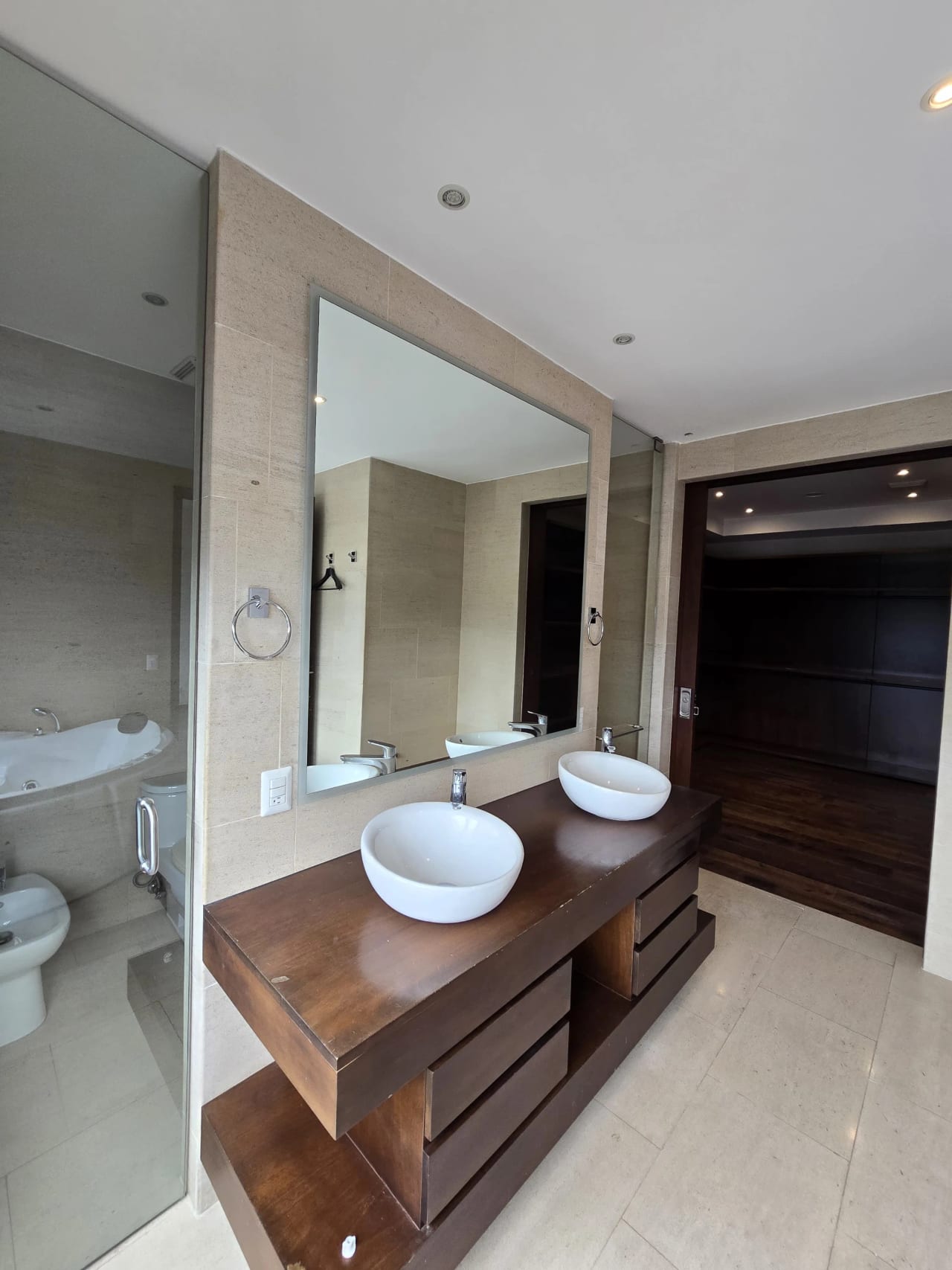 Se Alquila/Vende Apto. Tiffany Quinta, Zona 14. — Apartamento en Alquiler en Tiffany 5ta Avenida, Zona 14, Guatemala, Ciudad — foto 12 de 17