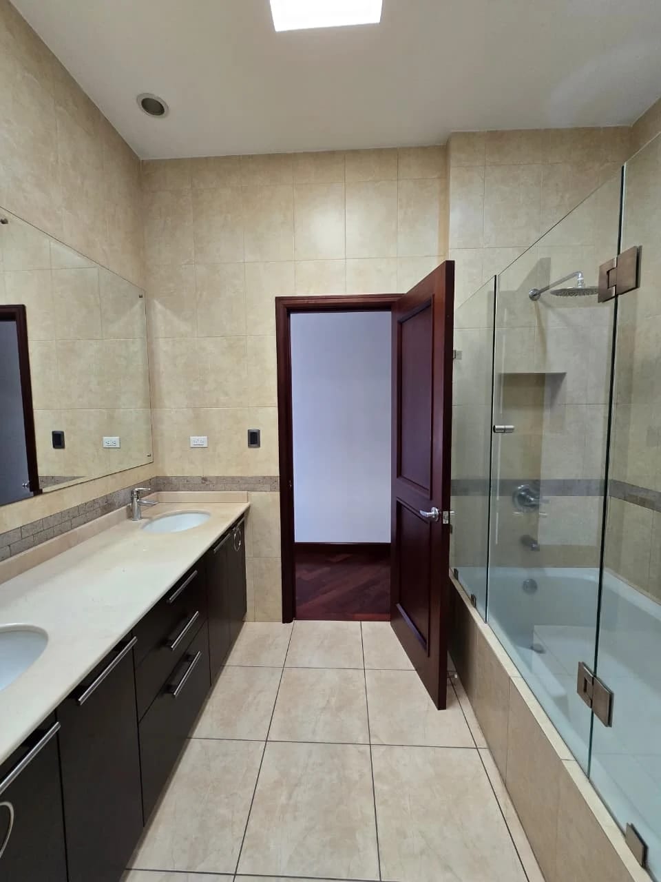 Se Alquila Apto. PH Santa María, Zona 10. — Apartamento en Alquiler en Santa María, Zona 10, Guatemala, Ciudad — foto 2 de 17