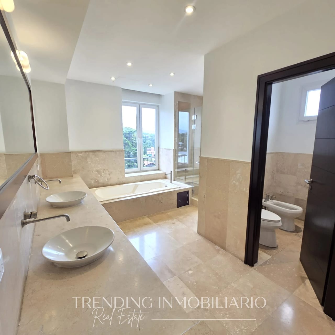 Apartamento en renta zona 14 edificio 5 Avenida de 3 habitaciones + 3 parqueos — Apartamento en Alquiler en Quinta Avenida, Zona 14, Guatemala, Ciudad — foto 7 de 11