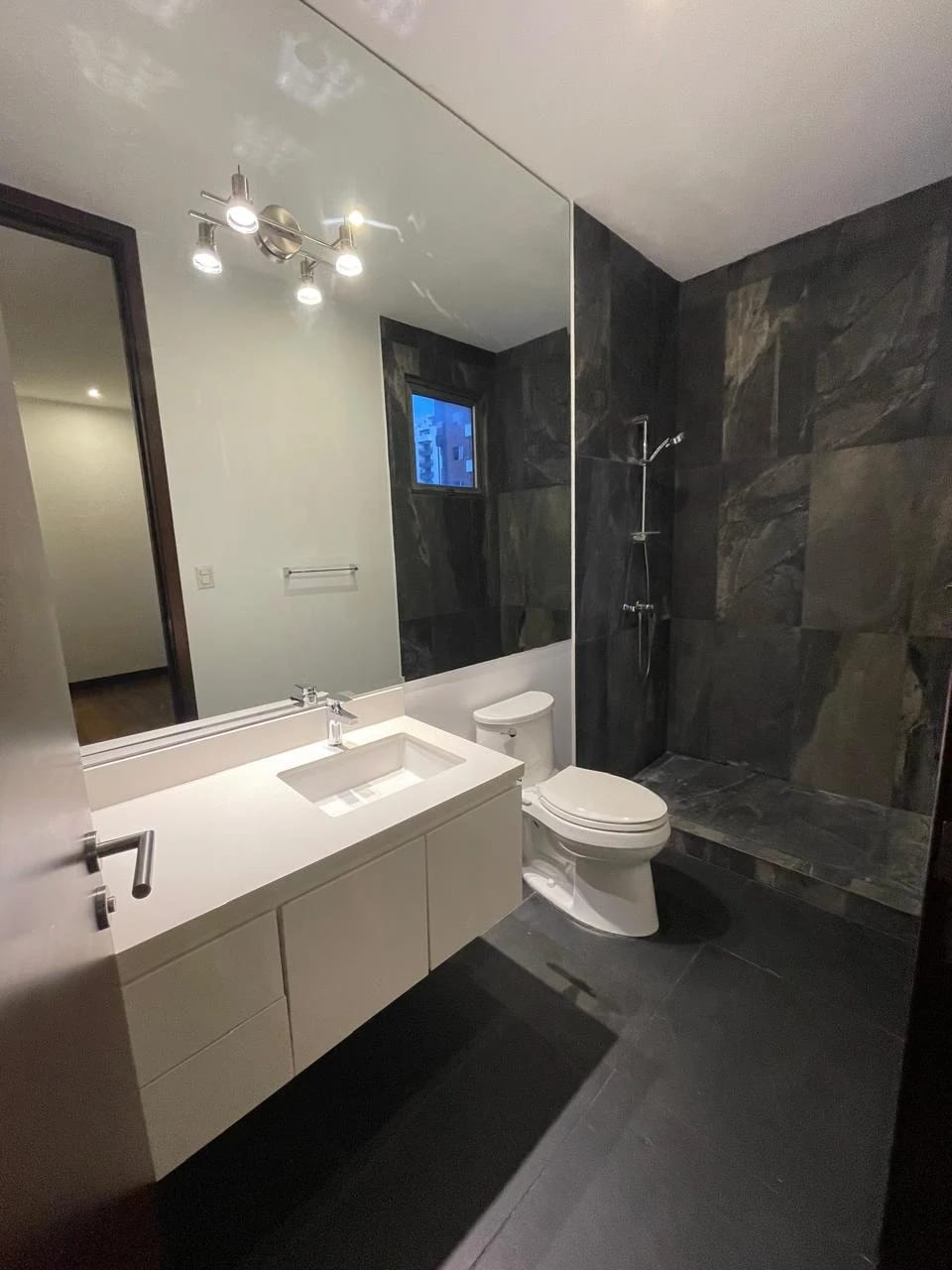 Apto en venta VITRA z14 — Apartamento en Venta en Zona 14, Guatemala, Ciudad — foto 13 de 16