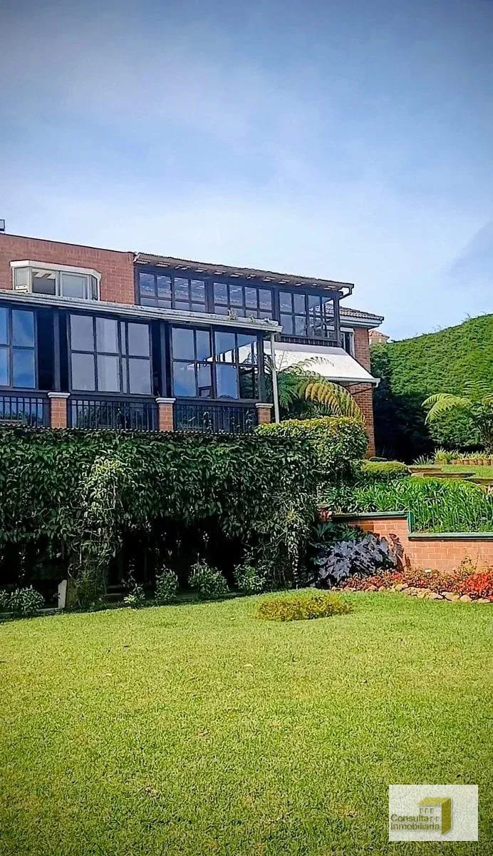 Venta de bella casa en Las Alturas, Km 18.5 — Casa en Venta en Las Alturas, Carretera a El Salvador, Guatemala, Ciudad — foto 1 de 12