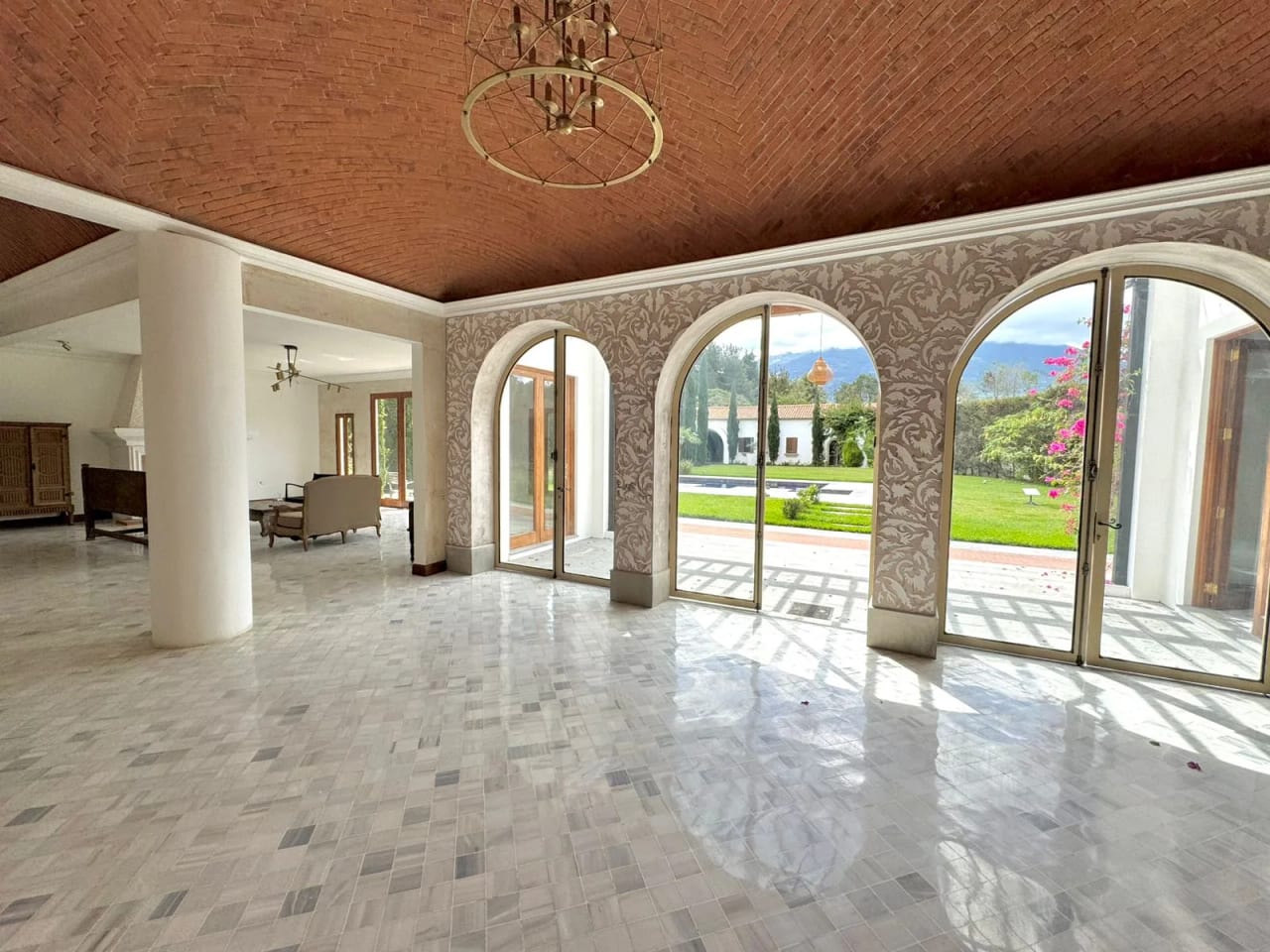 Venta de exclusiva casa en Panorama a 5 minutos de la Antigua — Casa en Venta en Antigua, Sacatepéquez — foto 10 de 17