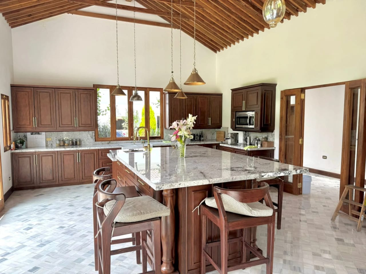 Venta de exclusiva casa en Panorama a 5 minutos de la Antigua — Casa en Venta en Antigua, Sacatepéquez — foto 13 de 17