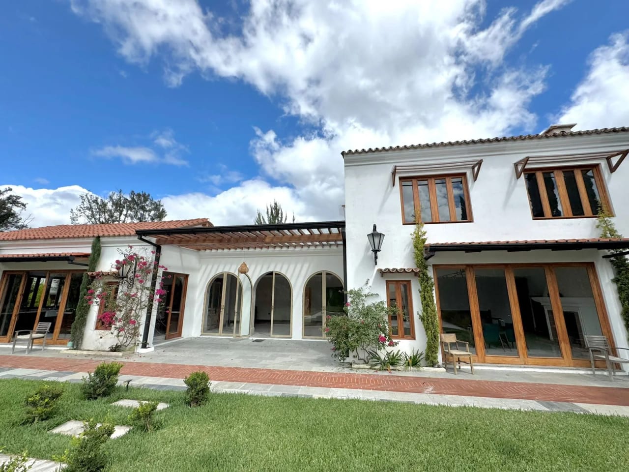 Venta de exclusiva casa en Panorama a 5 minutos de la Antigua — Casa en Venta en Antigua, Sacatepéquez — foto 16 de 17