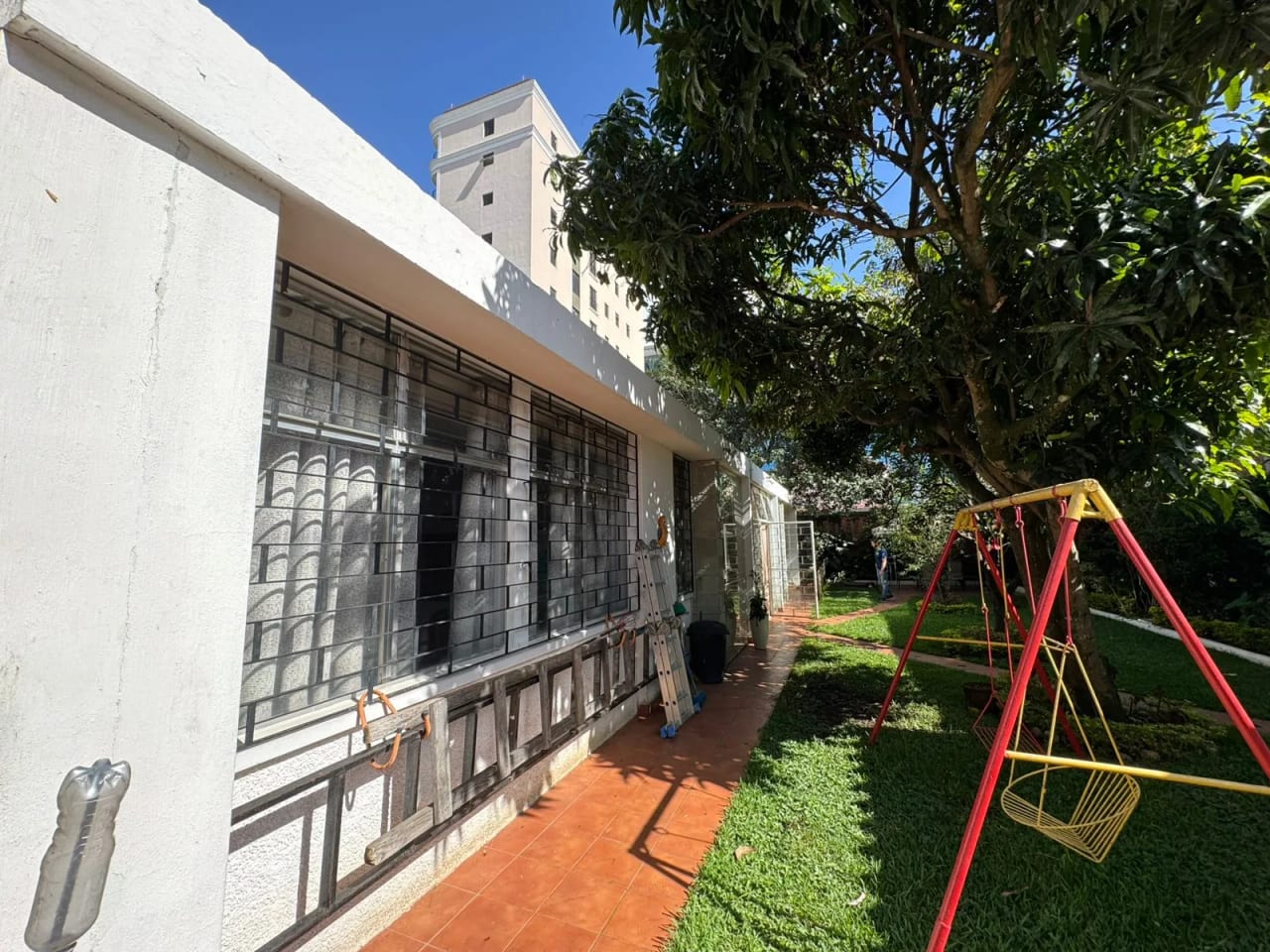 Renta de casa en zona 10 por calle de los Hospitales — Casa en Alquiler en Zona 10, Guatemala, Ciudad — foto 6 de 17