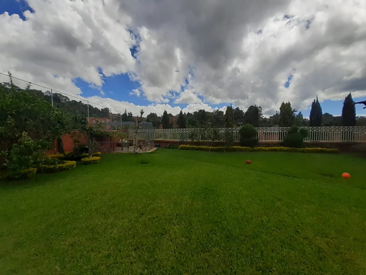 Renta de casa en Condominio Colinas de Castel | Km.18 Carretera a El Salvador — Casa en Alquiler en Colinas de Castel, Carretera a El Salvador, Guatemala, Ciudad — foto 6 de 8