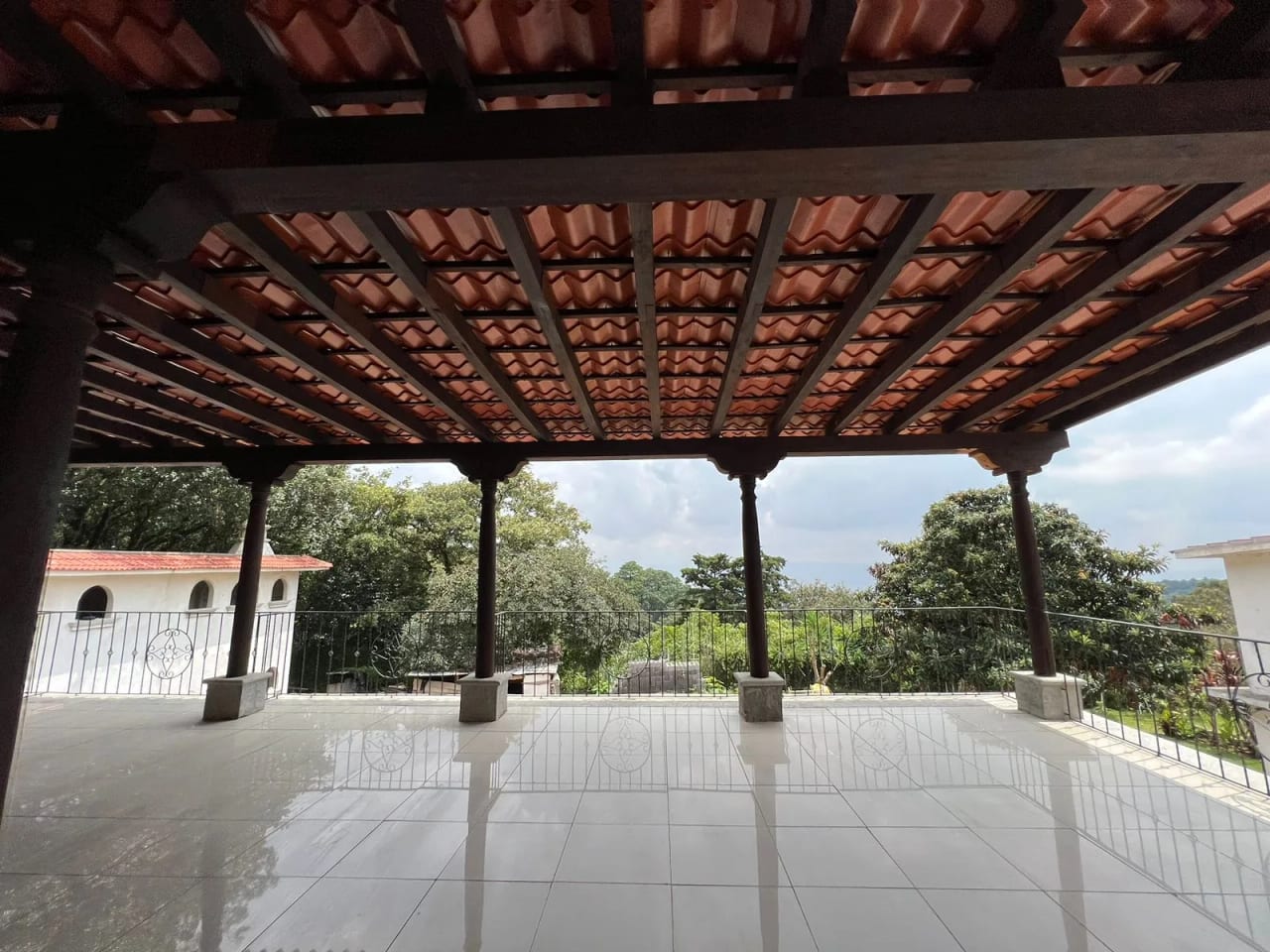 Hotel boutique en renta y venta, con área de restaurante y salón de eventos. En lo de Coy, cercano a Antigua y a la Ciudad — Casa vacacional en Alquiler en Antigua, Sacatepéquez — foto 1 de 11