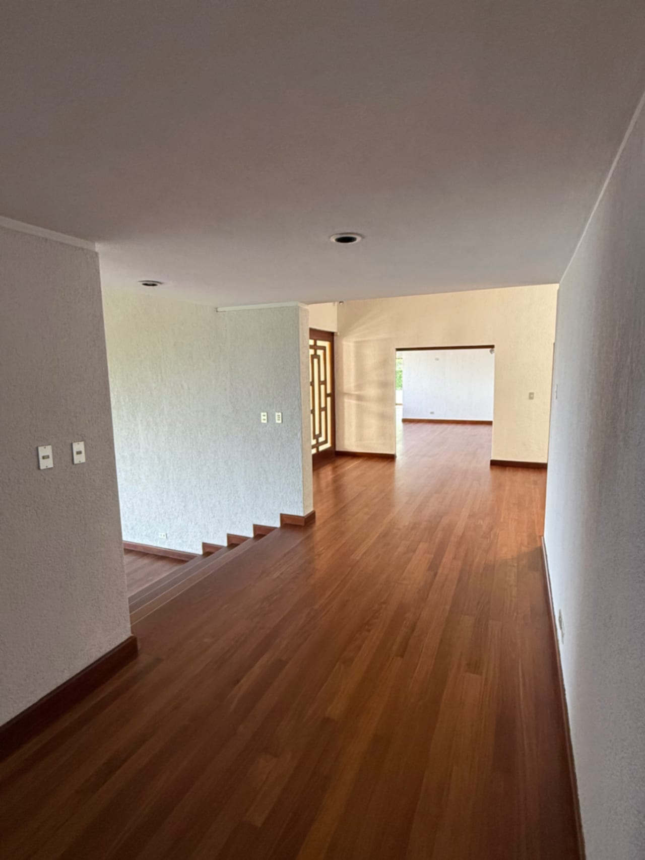 Lujosa Mansión en Montebello II Km 9.8 — Casa en Venta en Santa Catarina Pinula, Guatemala, Ciudad — foto 12 de 15