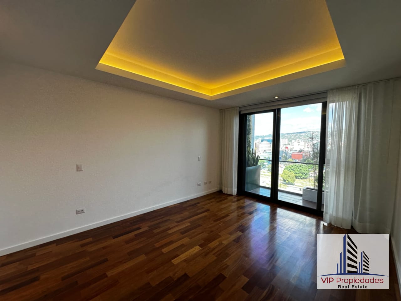 Lucca zona 10, amplio apartamento en alquiler — Apartamento en Alquiler en Lucca, Zona 10, Guatemala, Ciudad — foto 7 de 15