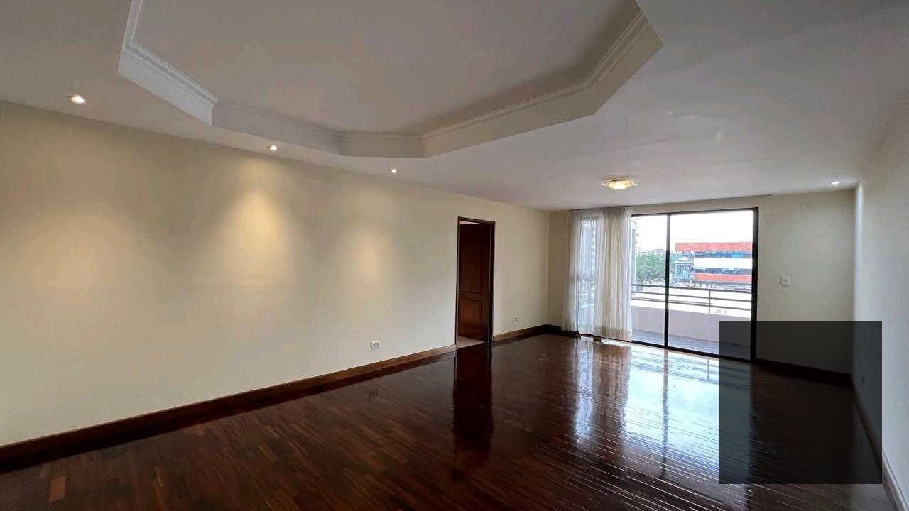 📍 AMPLIO APARTAMENTO EN VENTA en Edificio zona 14 — Apartamento en Venta en Almeira, Zona 14, Guatemala, Ciudad — foto 1 de 8