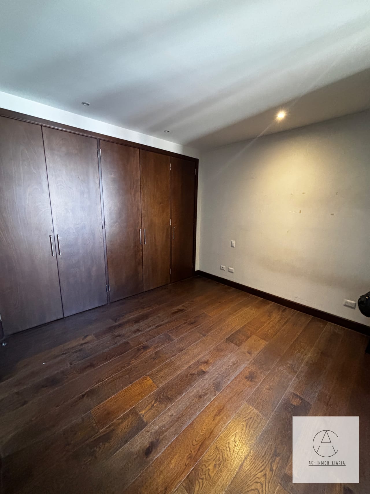 Apartamento en venta en zona 14 — Apartamento en Venta en Tiffany 5ta Avenida, Zona 14, Guatemala, Ciudad — foto 6 de 11