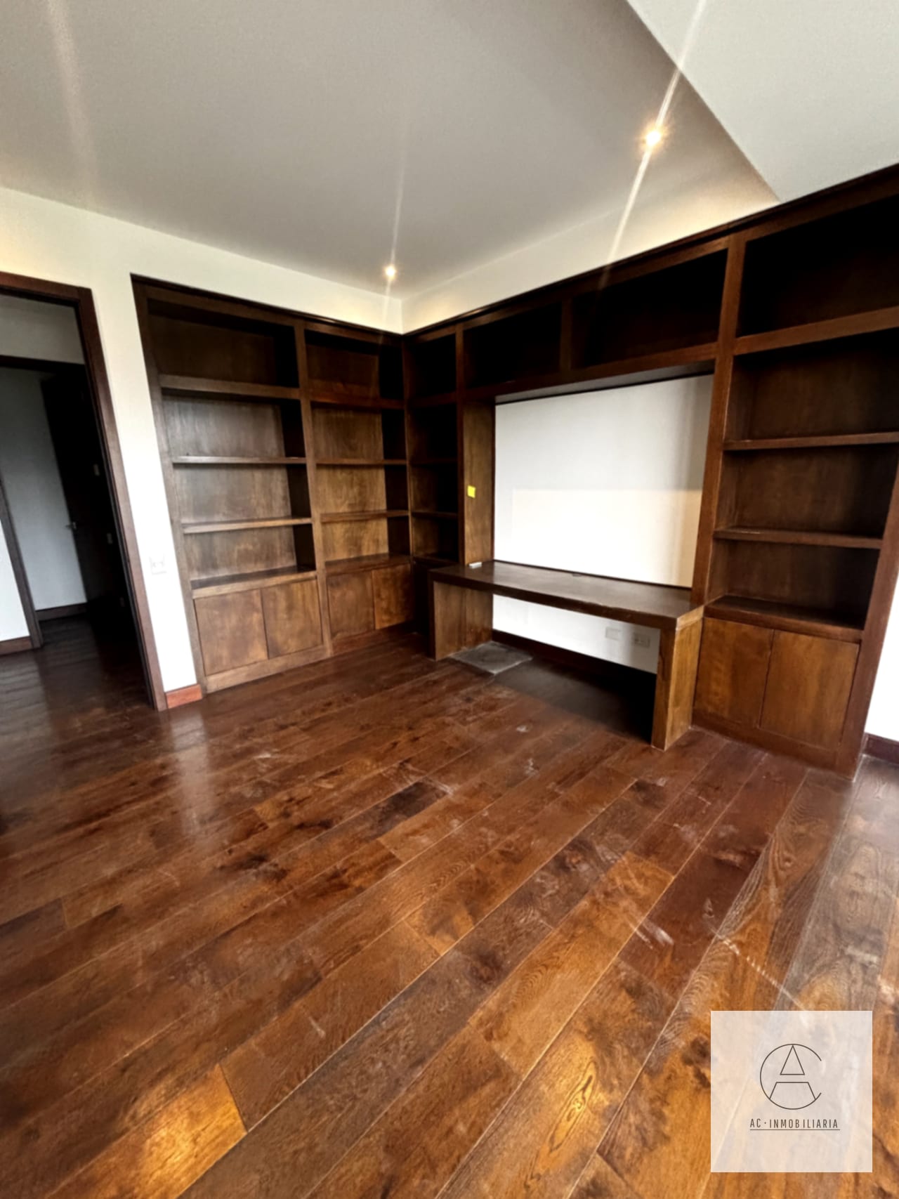 Apartamento en renta con espectacular vista. — Apartamento en Alquiler en Tiffany 5ta Avenida, Zona 14, Guatemala, Ciudad — foto 3 de 15