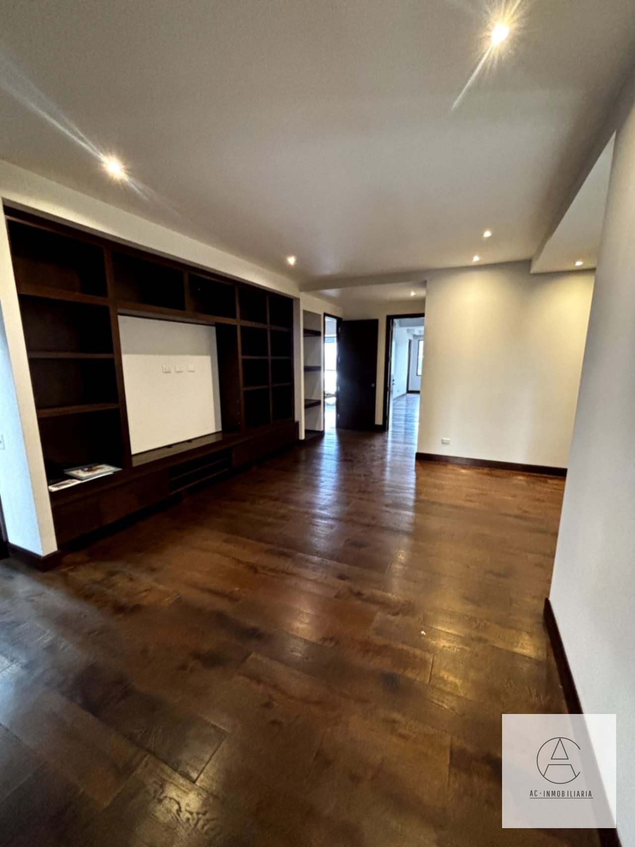 Apartamento en renta con espectacular vista. — Apartamento en Alquiler en Tiffany 5ta Avenida, Zona 14, Guatemala, Ciudad — foto 6 de 15