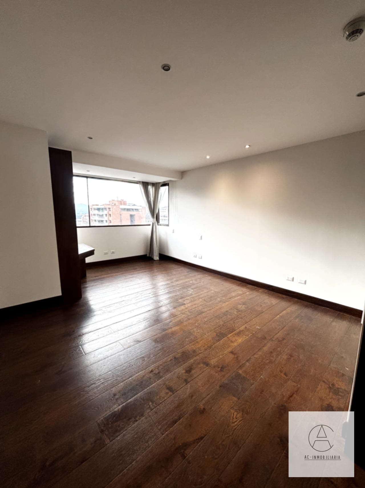 Apartamento en renta con espectacular vista. — Apartamento en Alquiler en Tiffany 5ta Avenida, Zona 14, Guatemala, Ciudad — foto 7 de 15