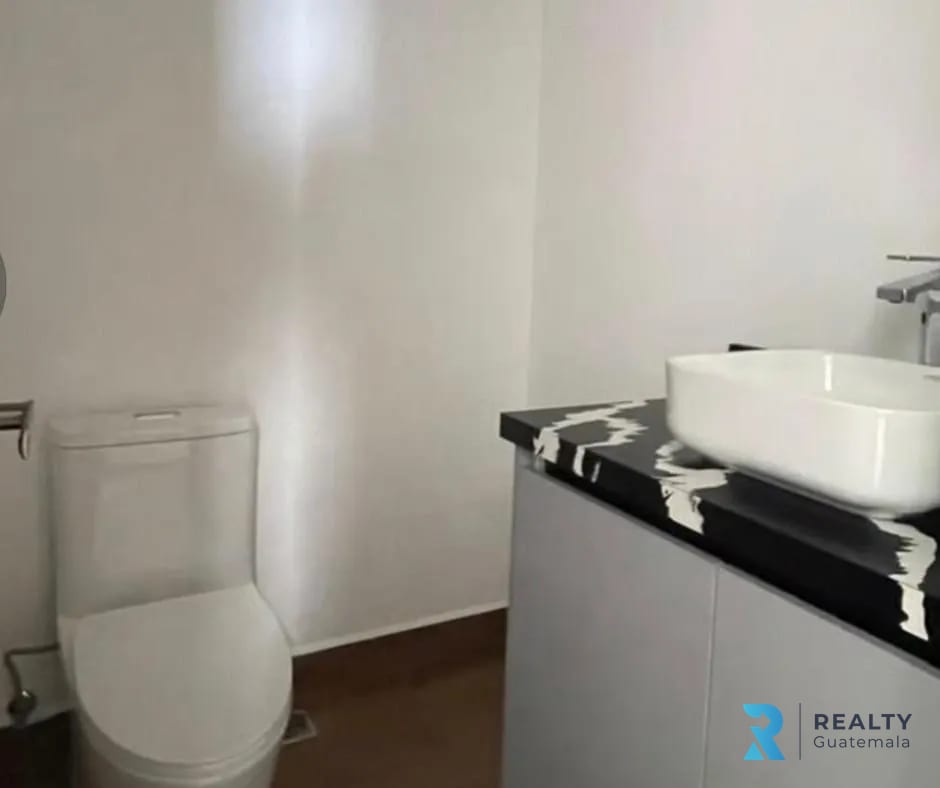 RENTO Casa Condominio La Reserva II, Lomas de San Isidro, Zona 16 — Casa en Alquiler en Lomas de San Isidro, Zona 16, Guatemala, Ciudad — foto 10 de 14