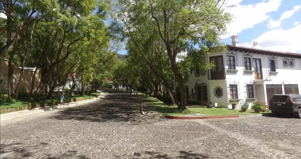 Bella Vista Jocotenango: Lujosa Casa de Esquina sobre Boulevard — Casa en Venta en Jocotenango, Sacatepéquez — foto 17 de 17