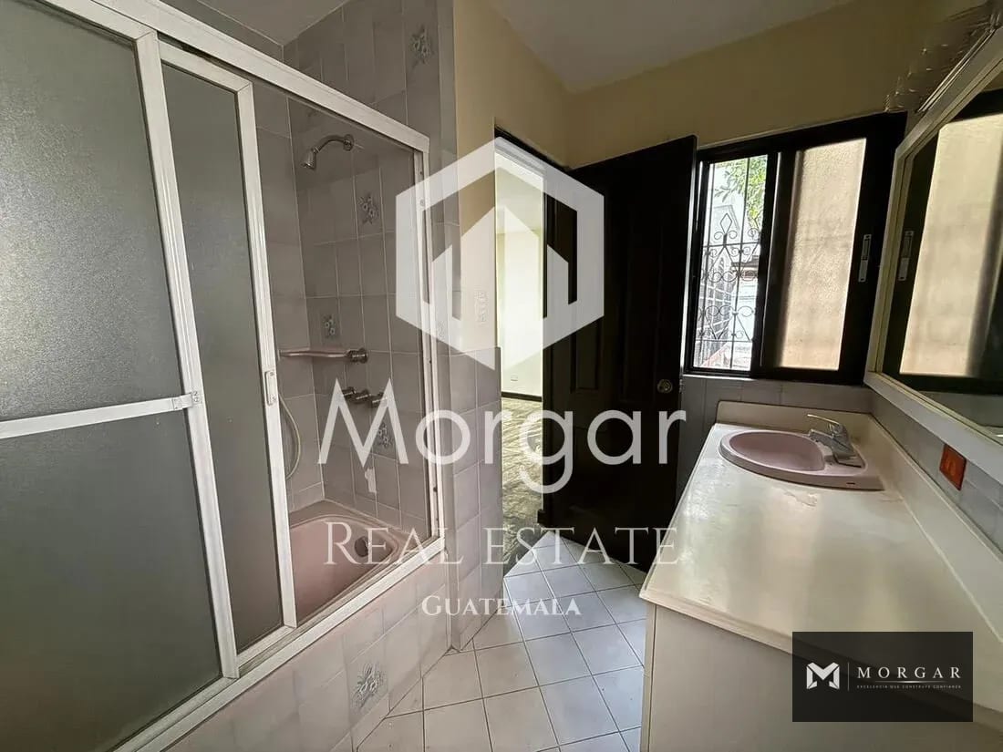 Casa para oficina o comercio en alquiler en Zona 10 de 1,562.44 Mts en $ 6,160 — Casa en Alquiler en Zona 10, Guatemala, Ciudad — foto 13 de 17