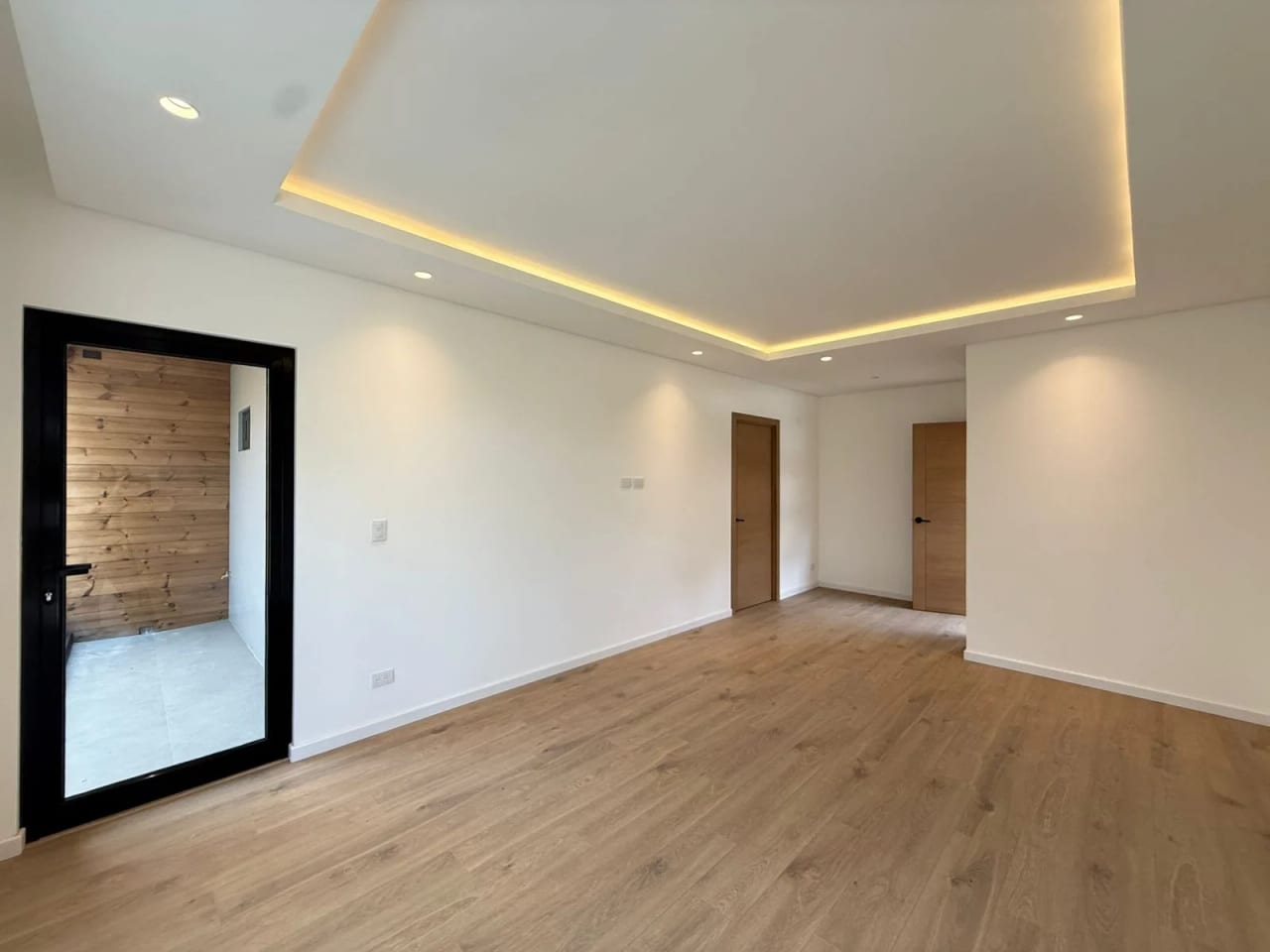 Vendo moderna y lujosa casa en Zona 16 — Casa en Venta en Zona 16, Guatemala, Ciudad — foto 10 de 17