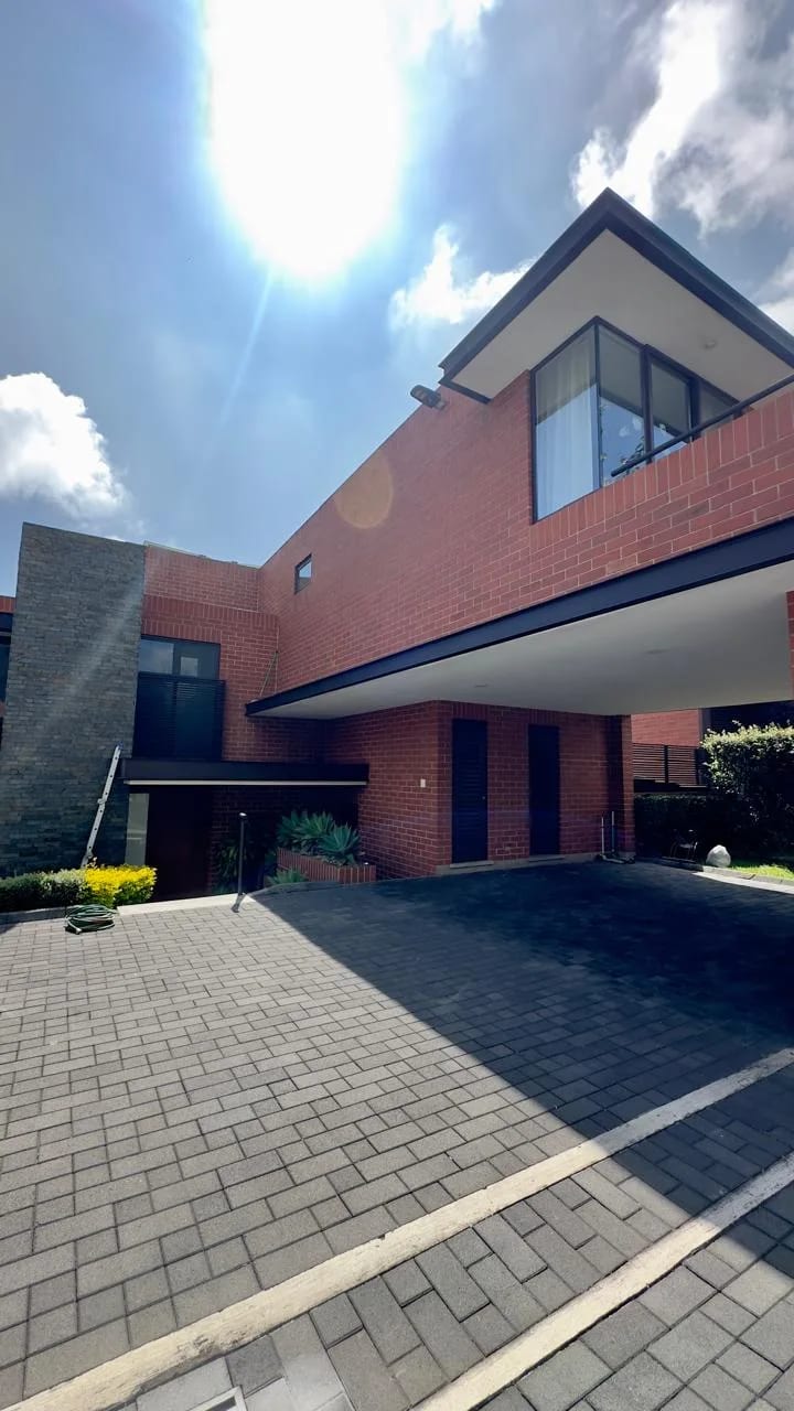 Vendo espectacular casa en Residencias Concepción Kms 15.5 CAES — Casa en Venta en km 11-15, Carretera a El Salvador, Guatemala, Ciudad — foto 1 de 14
