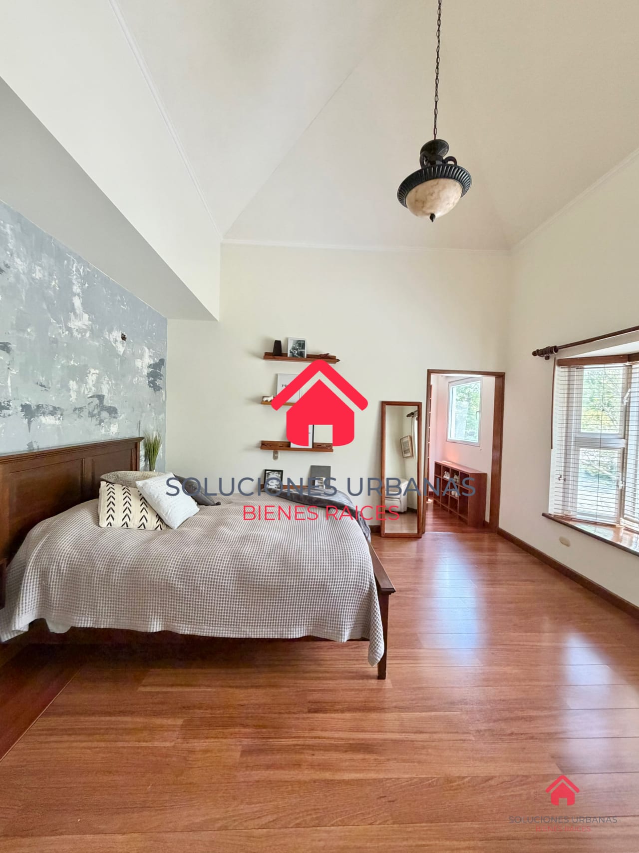 Lindisima Casa con Dormitorio en Primer Nivel Colinas de Castel — Casa en Venta en Colinas de Castel, Carretera a El Salvador, Guatemala, Ciudad — foto 6 de 9