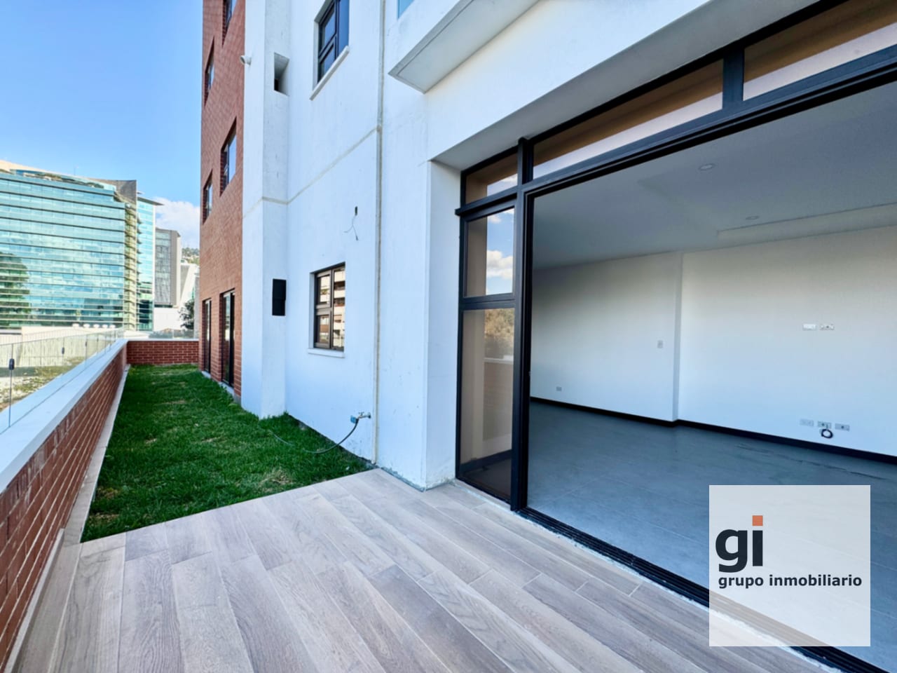 Apartamento con jardín y vista en zona 15, 3 dormitorios. — Apartamento en Venta en Zona 15, Guatemala, Ciudad — foto 4 de 13