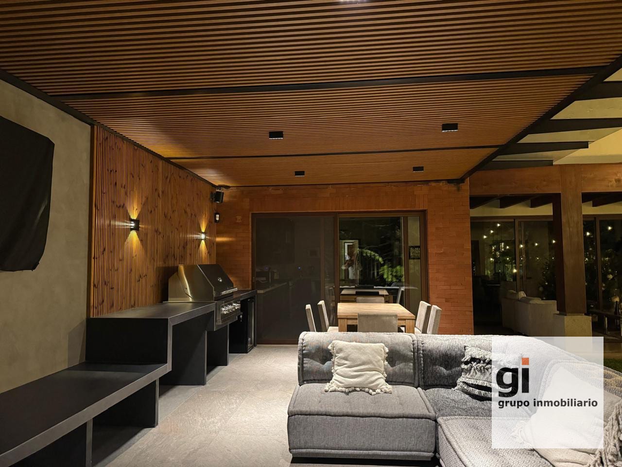 Exclusiva casa familiar en condominio en zona 16 rodeada de naturaleza — Casa en Venta en Zona 16, Guatemala, Ciudad — foto 3 de 10
