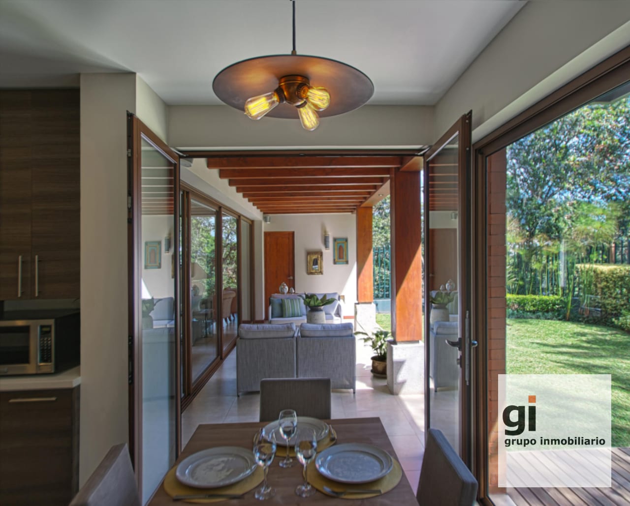 Exclusiva casa familiar en condominio en zona 16 rodeada de naturaleza — Casa en Venta en Zona 16, Guatemala, Ciudad — foto 8 de 10