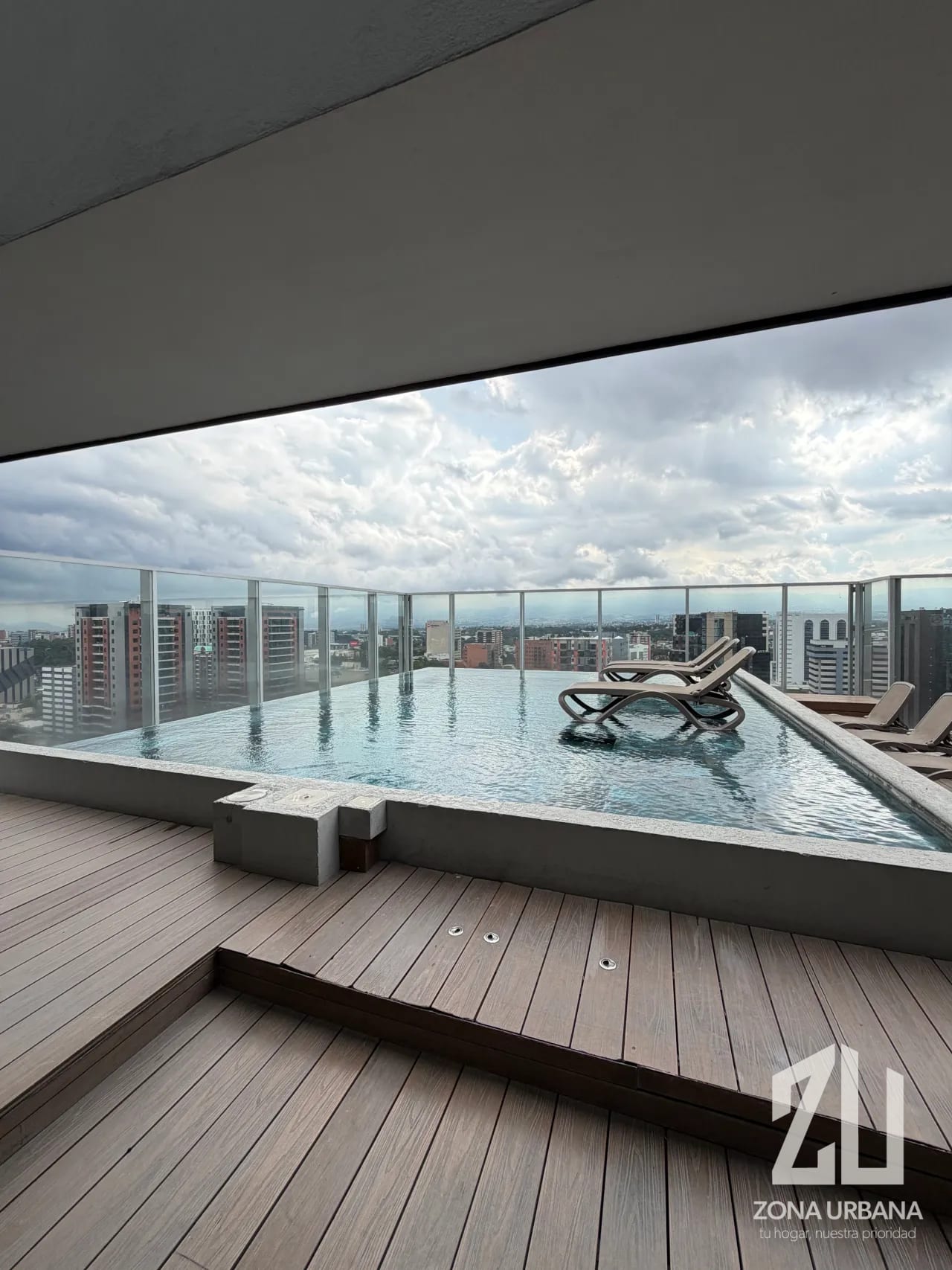 Penthouse de dos niveles con terraza privada y vistas desde las alturas de Zona 10 — Apartamento en Venta en Vasanta, Zona 10, Guatemala, Ciudad — foto 4 de 16
